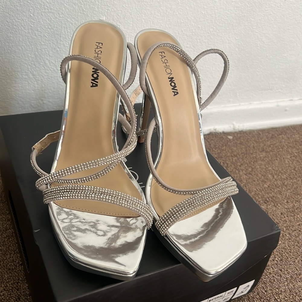 Brand new silver fashion nova heels